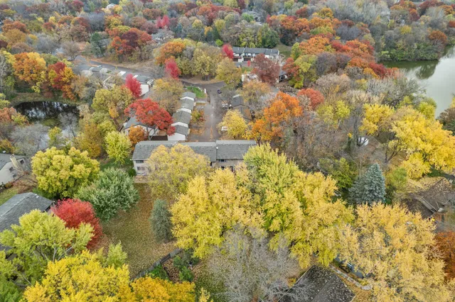 $259,900 | 188 River Woods Lane, Burnsville, MN 55337