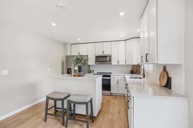 $259,900 | 188 River Woods Lane, Burnsville, MN 55337