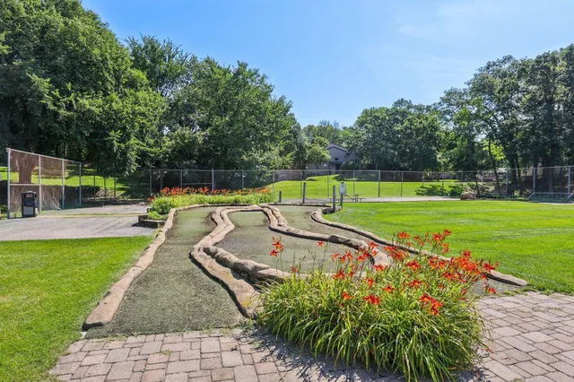 $259,900 | 188 River Woods Lane, Burnsville, MN 55337