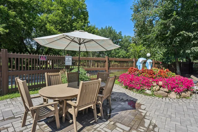 $259,900 | 188 River Woods Lane, Burnsville, MN 55337