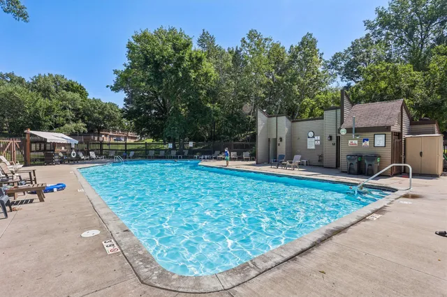 $259,900 | 188 River Woods Lane, Burnsville, MN 55337