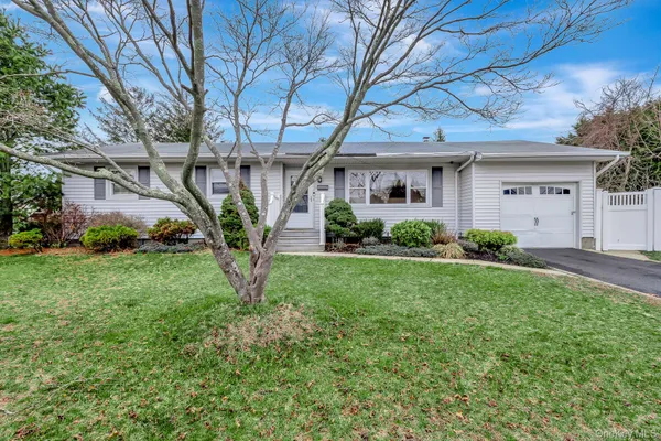 $599,000 | 5 Richlee Street, Blue Point, NY 11715