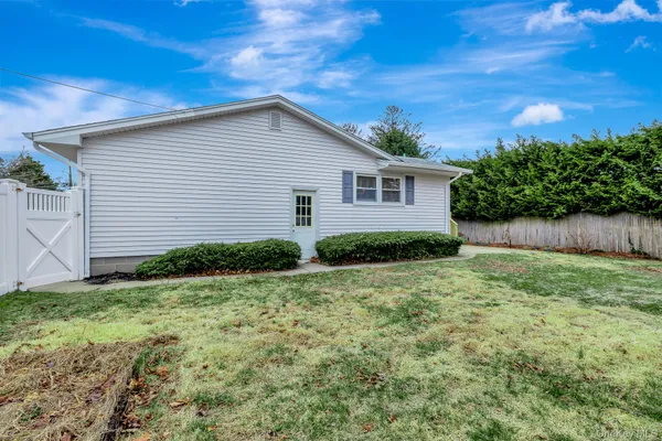 $599,000 | 5 Richlee Street, Blue Point, NY 11715