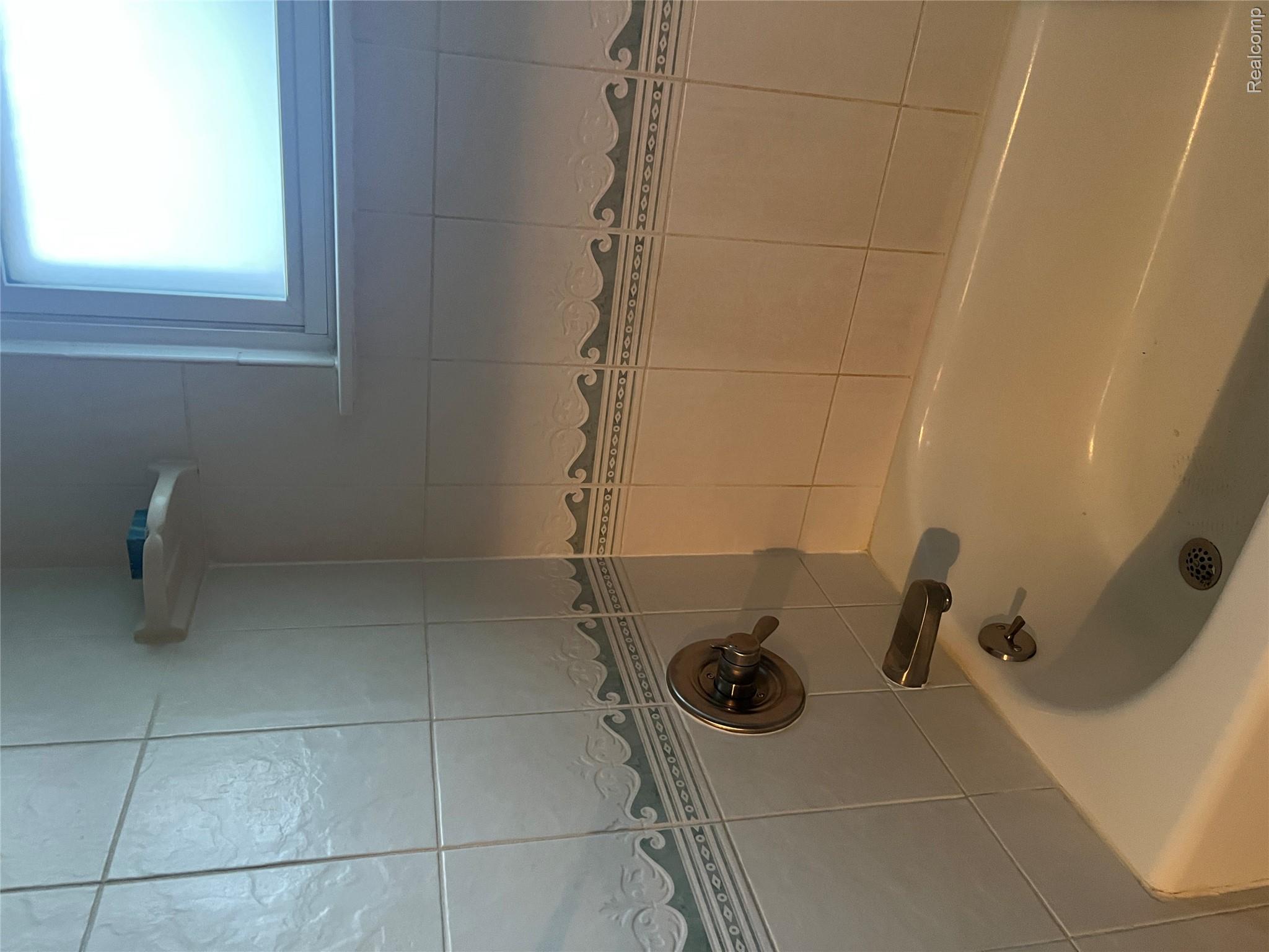 36795 Greenbush Road Wayne, MI 48184 - Photo 22 of 61 Full bathroom with shower / tub combination