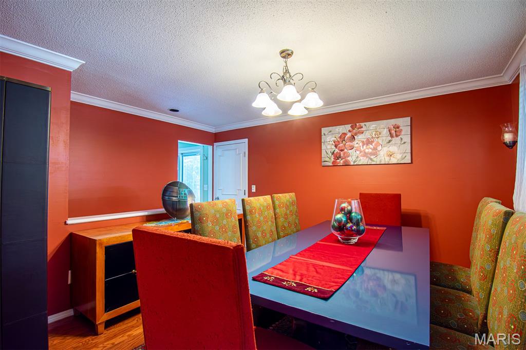 2025 Rurline Drive St. Louis, MO 63146 - Photo 10 of 92