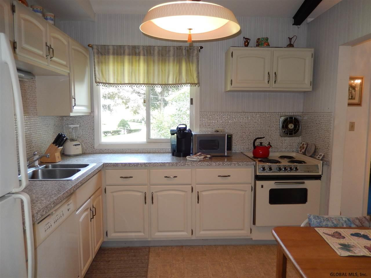 1041 Wtry Road Niskayuna, NY 12309 - Photo 6 of 17 Photo 6