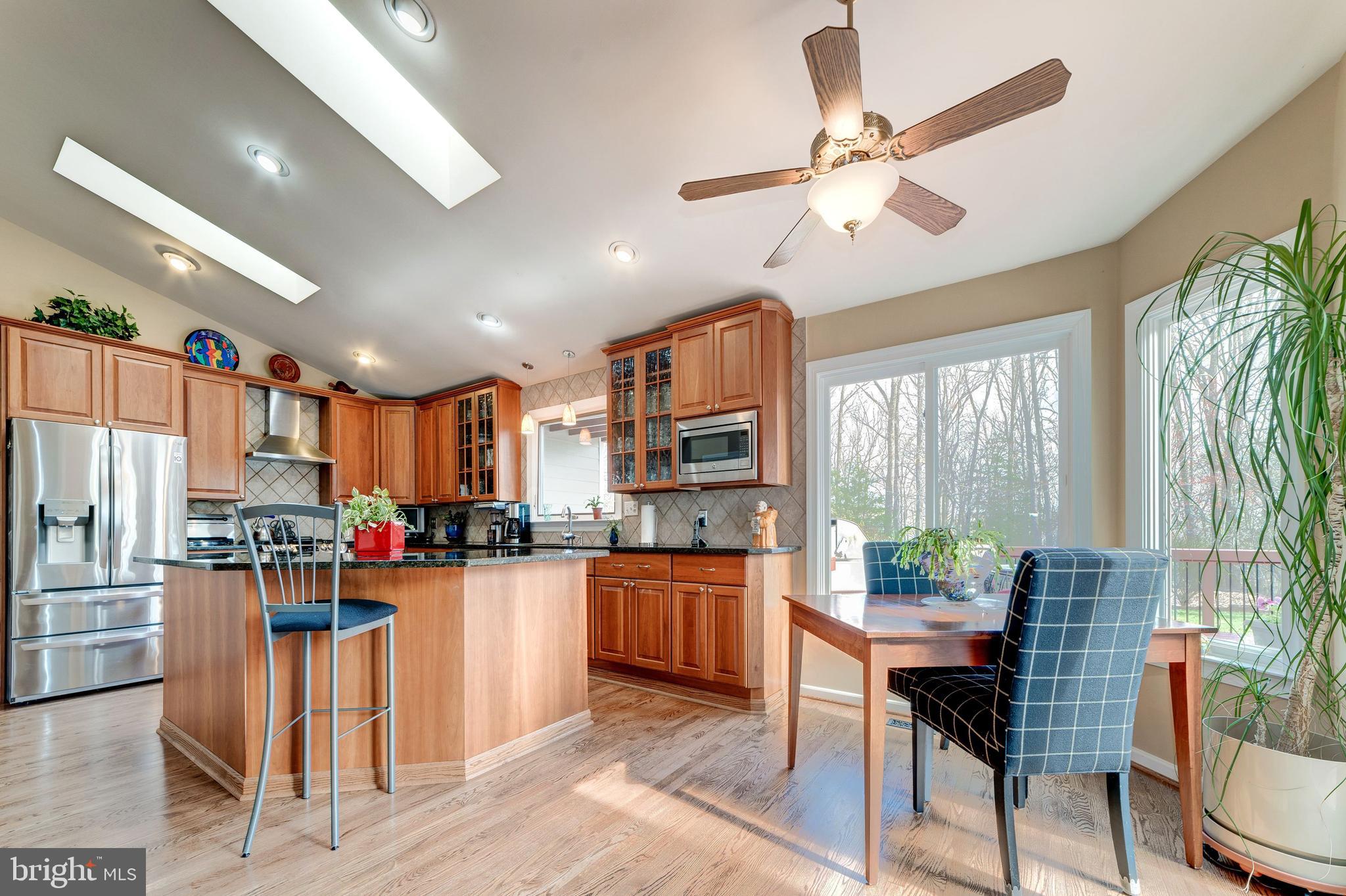 11108 Farm Road Great Falls, VA 22066 - Photo 15 of 58 updated kitchen w sun-filled breakfast nook