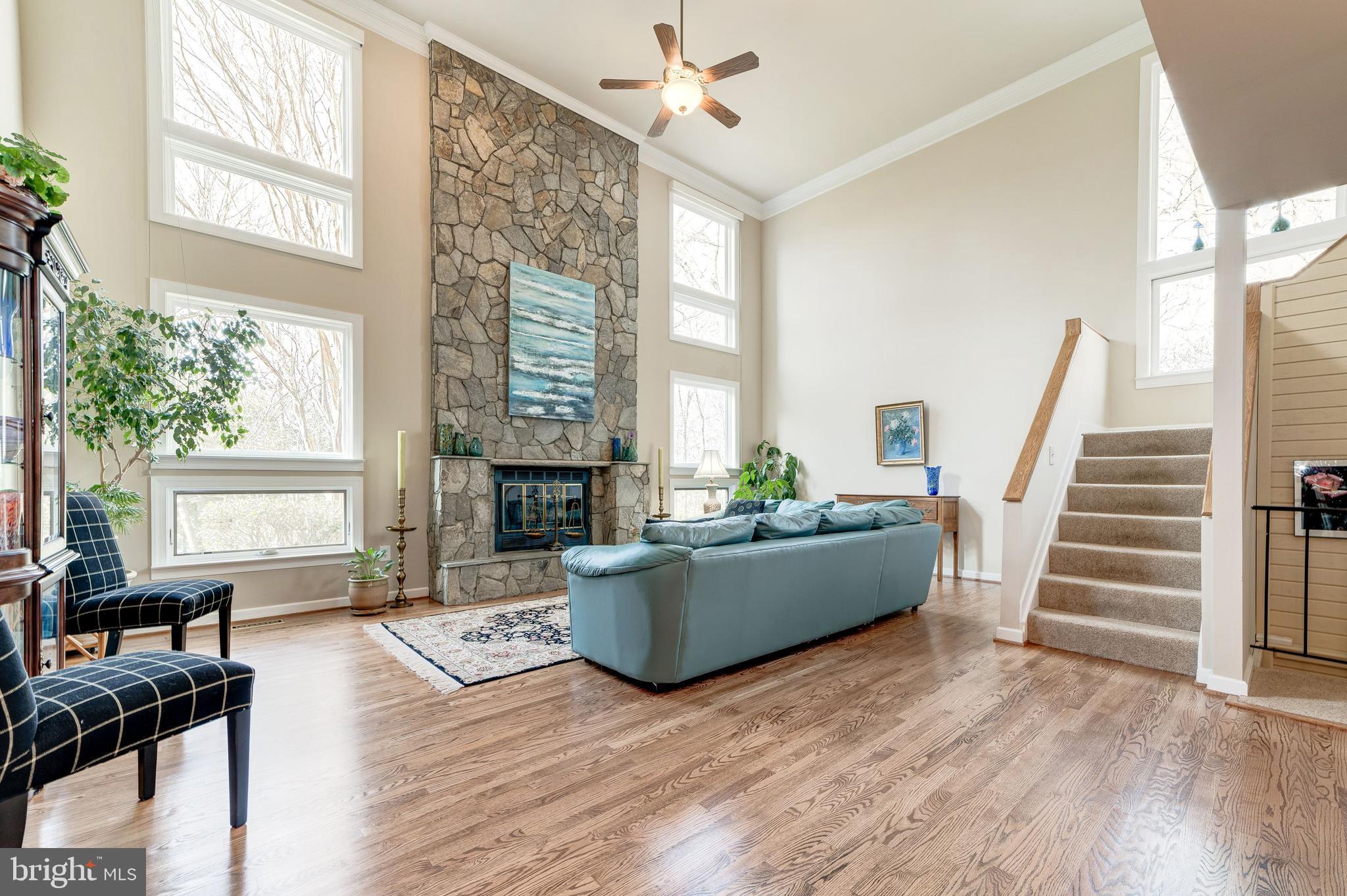 11108 Farm Road Great Falls, VA 22066 - Photo 6 of 58 17.5 ft ceiling in living room w gleaming HW floor
