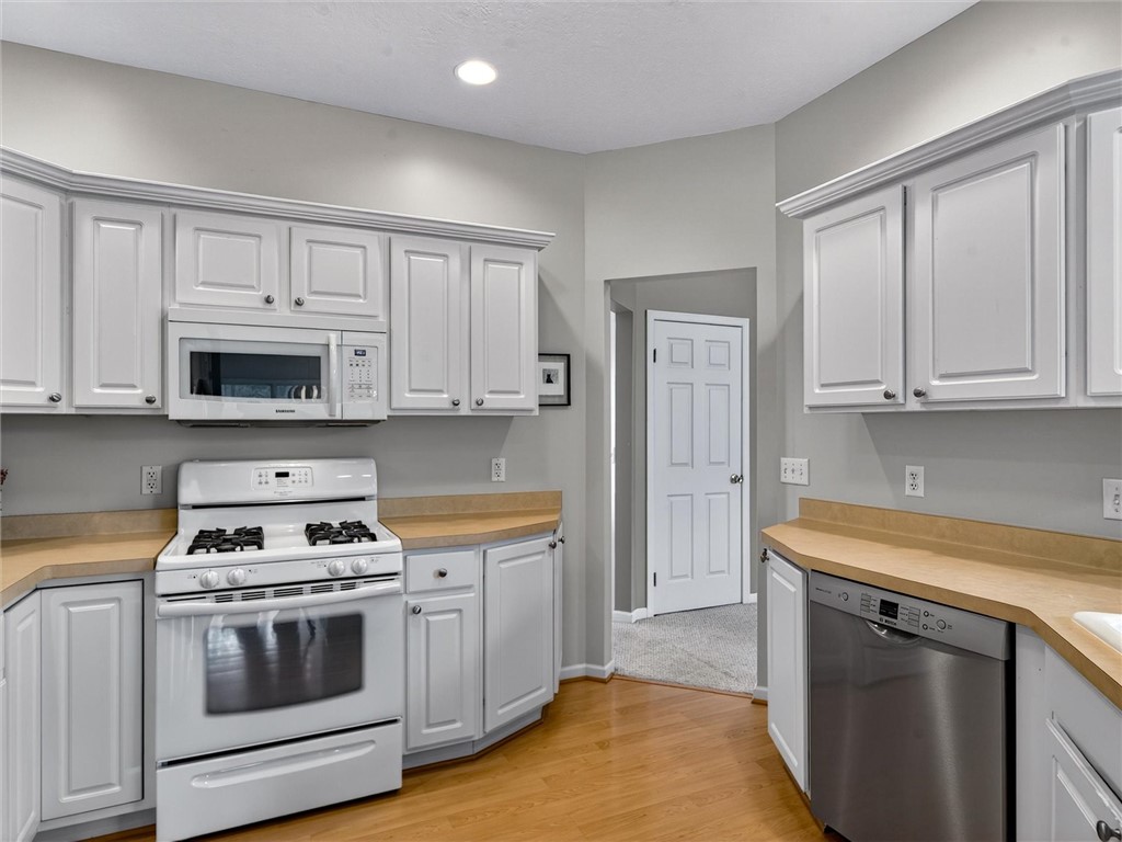 718 Rookery Way Walworth, NY 14502 - Photo 15 of 43