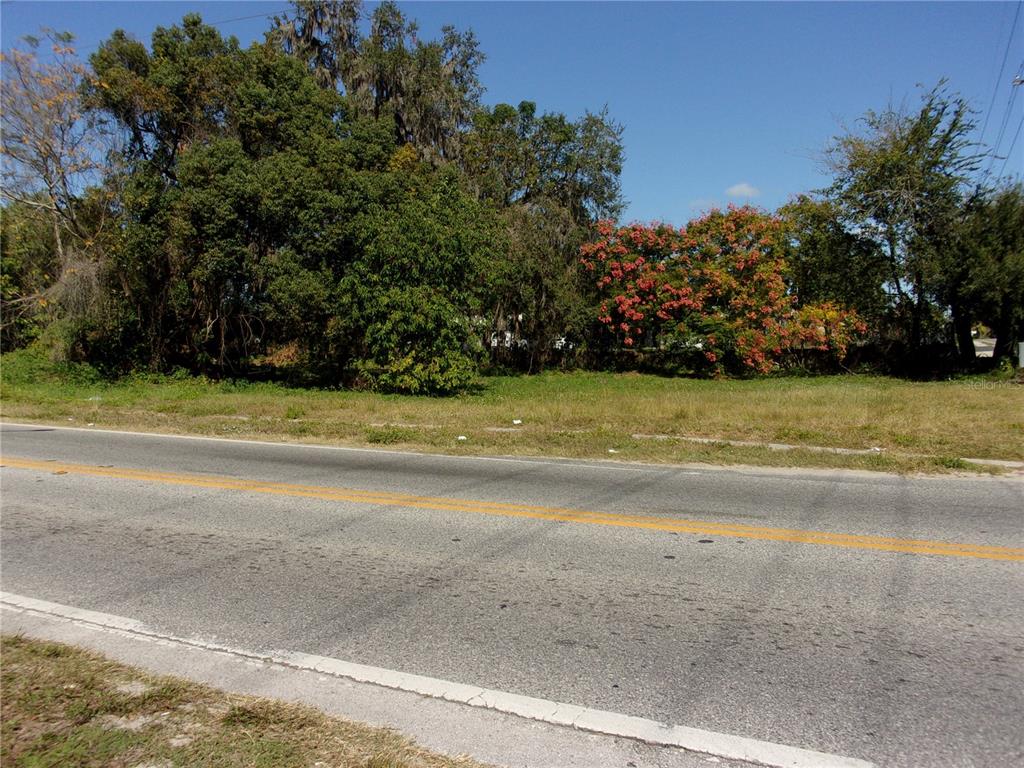 a view of a tennis court