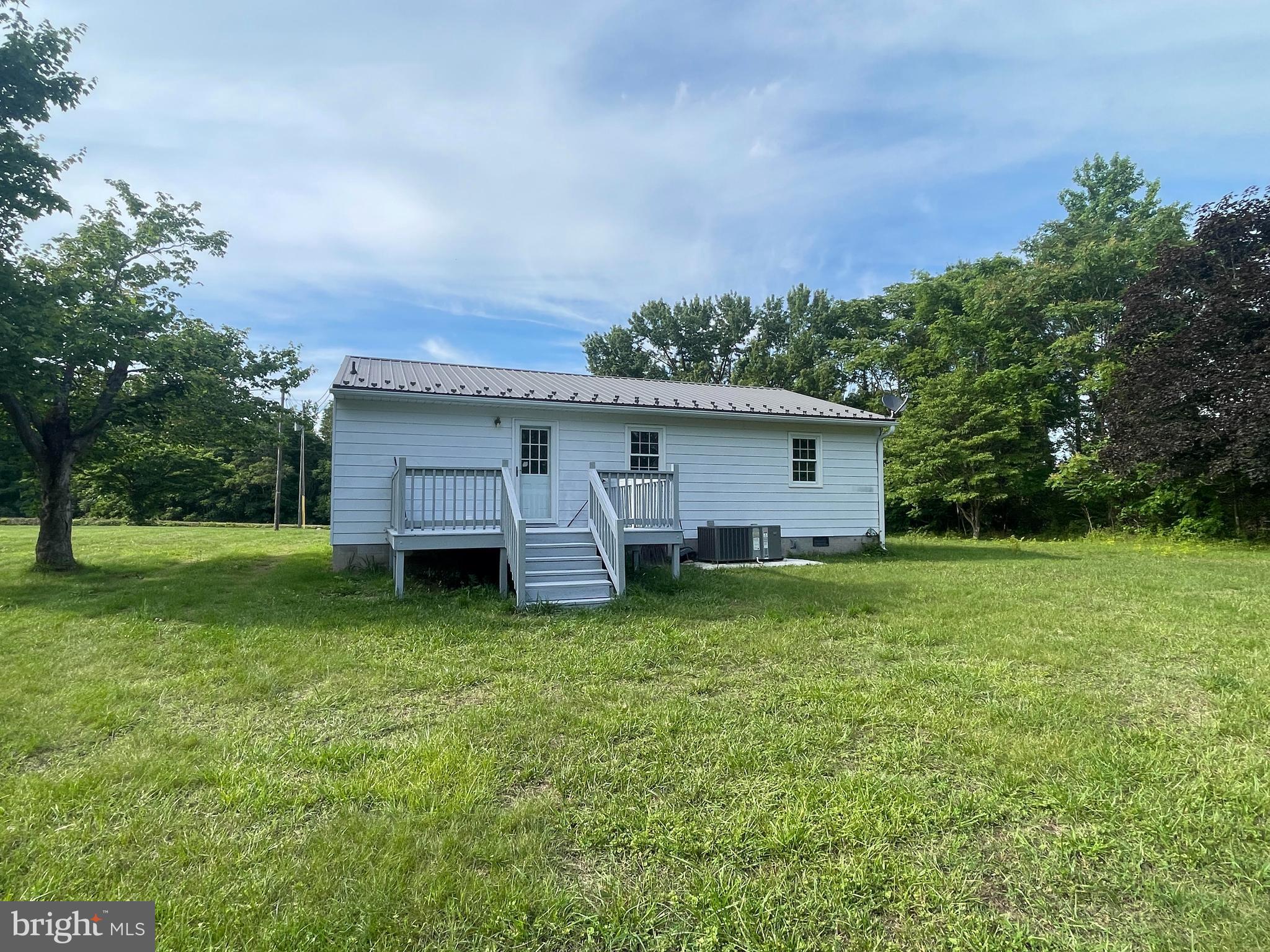 1812 Snyder Road Warsaw, VA 22572 - Photo 2 of 10