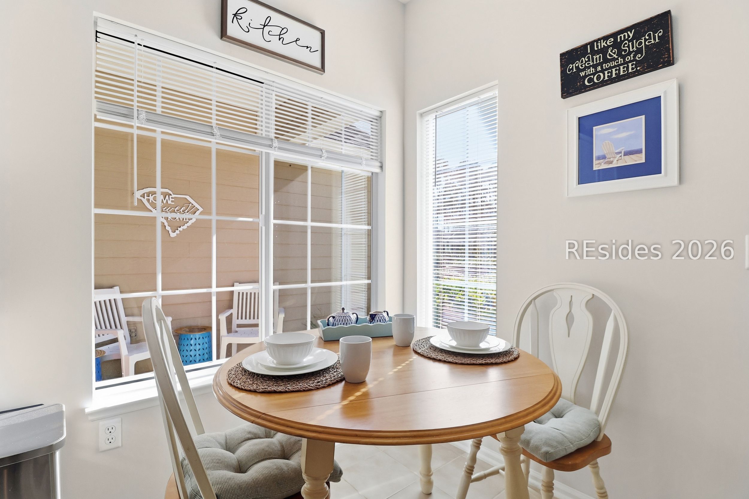 33 Broughton Circle Bluffton, SC 29909 - Photo 5 of 36 Cozy breakfast nook, natural light