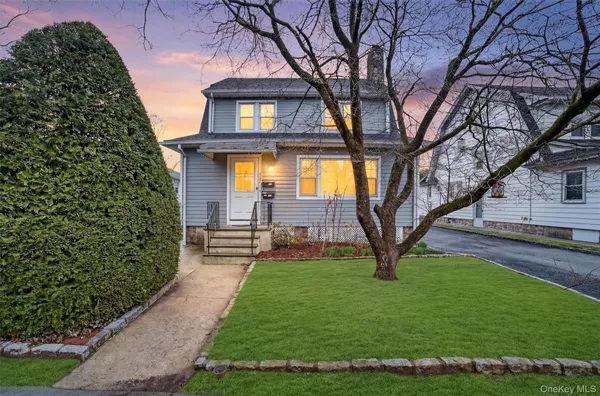 $1,300,000 | 118 Third Avenue, Pelham, NY 10803