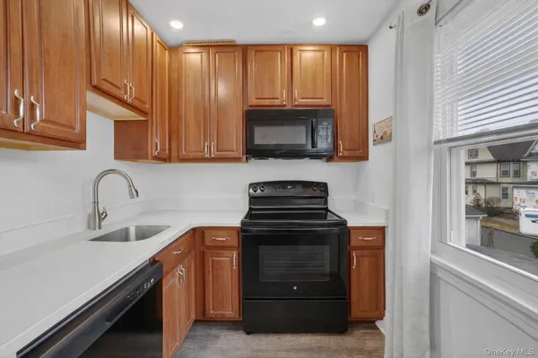 $1,300,000 | 118 Third Avenue, Pelham, NY 10803