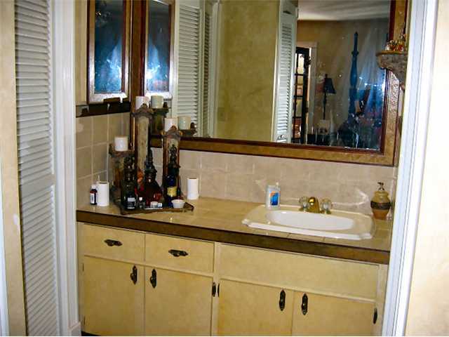 693 Connestee Road West Palm Beach, FL 33413 - Photo 11 of 17 Additional Photo