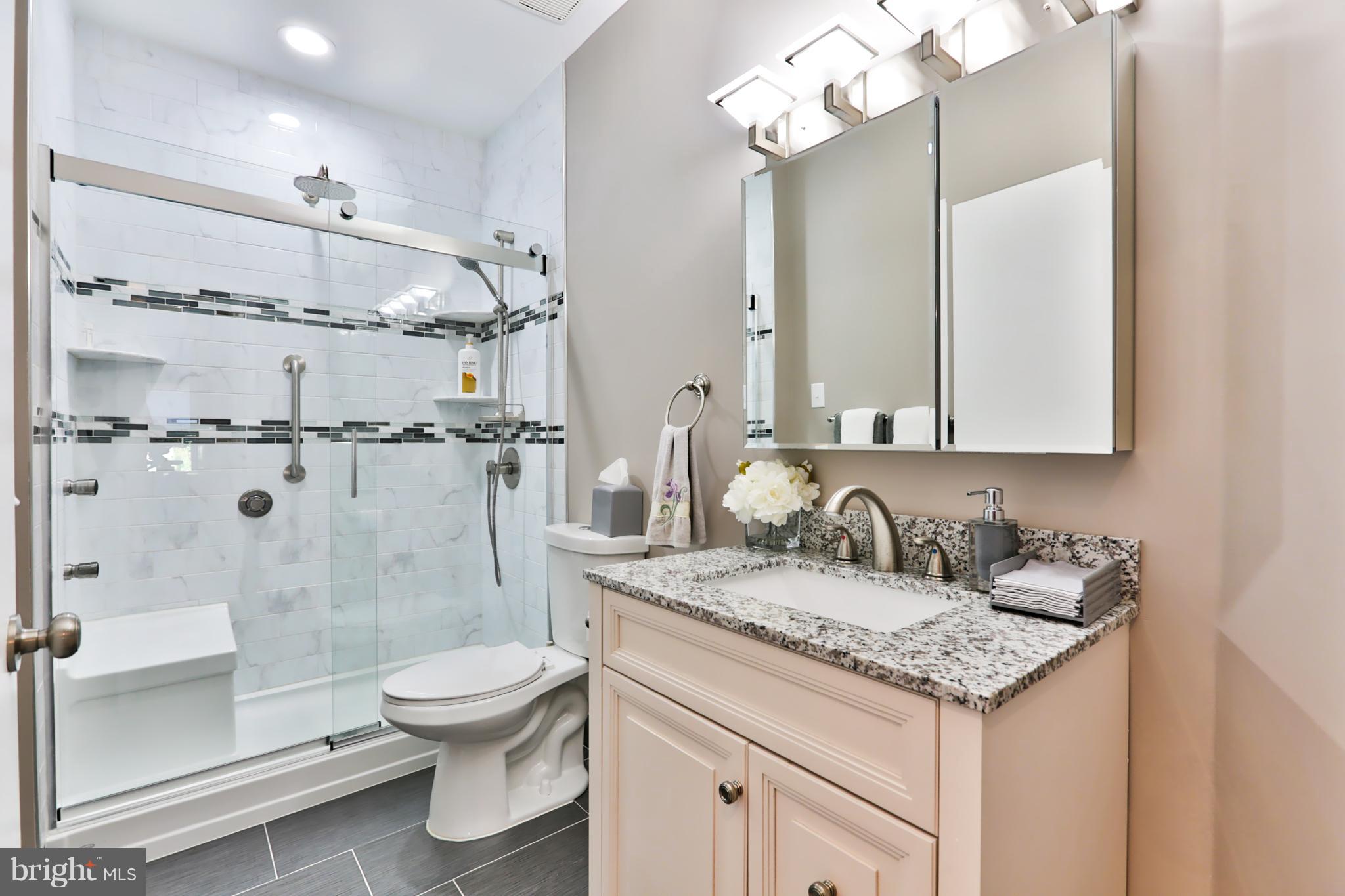 3021 Fallstaff Road, Unit 605B Baltimore, MD 21209 - Photo 20 of 22 Stylish bath for guests