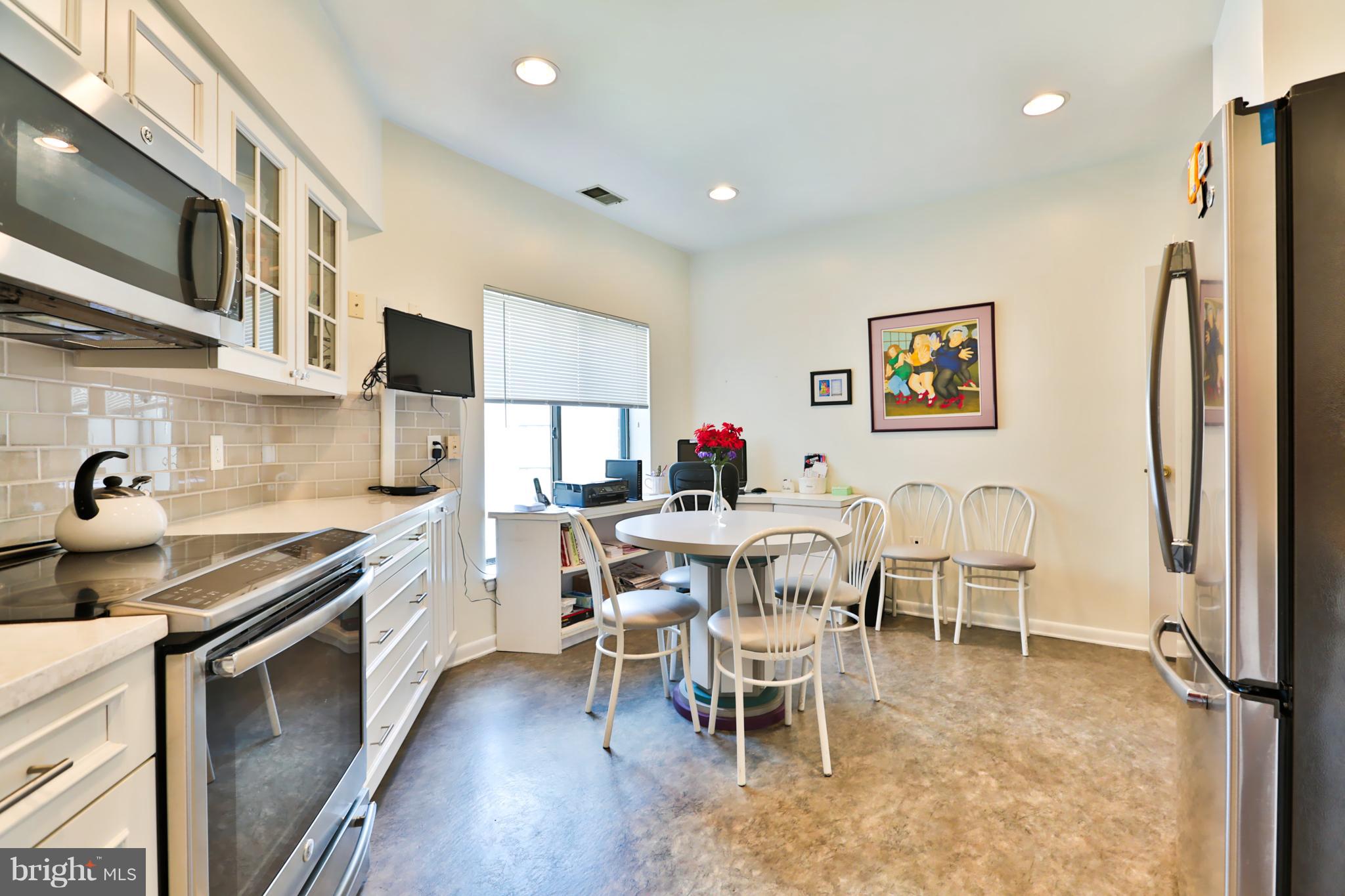 3021 Fallstaff Road, Unit 605B Baltimore, MD 21209 - Photo 9 of 22 Light and bright kitchen with recessed lighting