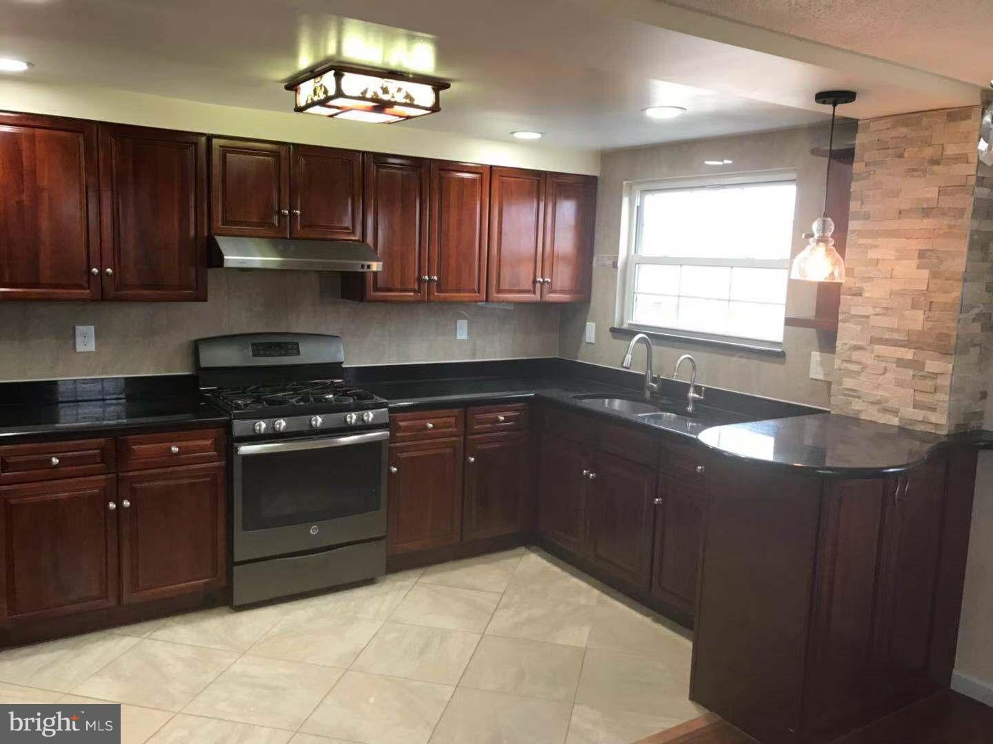 3439 Holyoke Road Philadelphia, PA 19114 - Photo 1 of 10 Gallery Image 1
