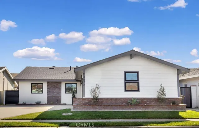 $1,499,999 | 4672 Ironwood Avenue, Seal Beach, CA 90740