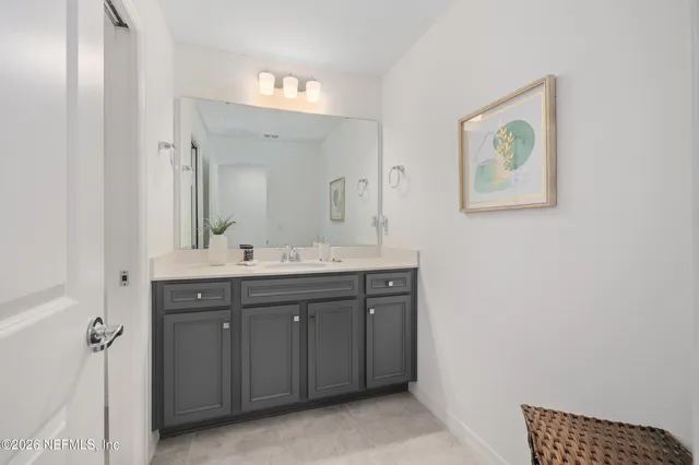 a view of backyard with a garden