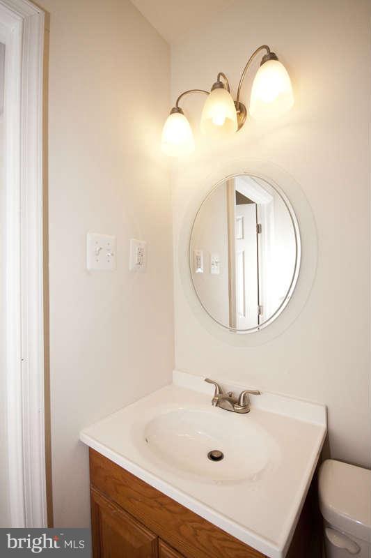 33 Clipper Road Baltimore, MD 21221 - Photo 14 of 22 Bath (Master)