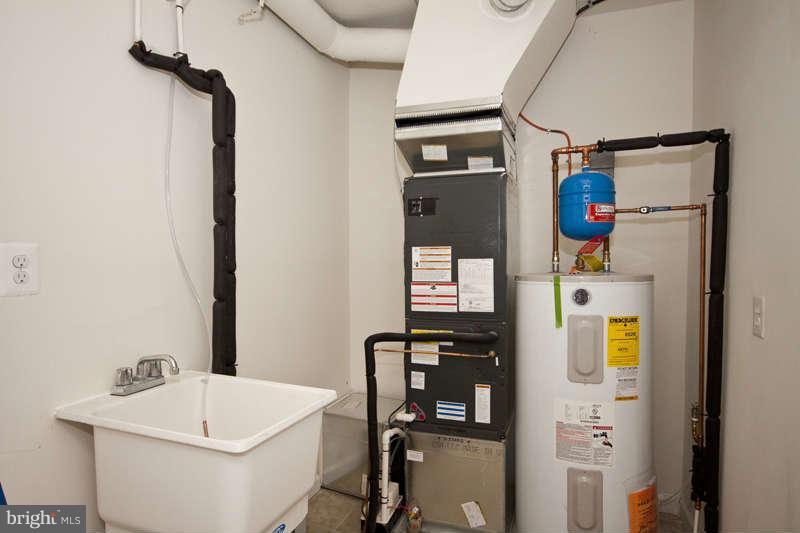 33 Clipper Road Baltimore, MD 21221 - Photo 22 of 22 Interior (General)