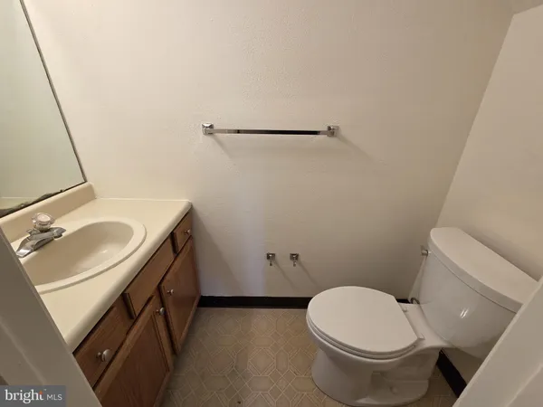 $195,000 | 202 Highland Boulevard, Unit D, New Castle, DE 19720