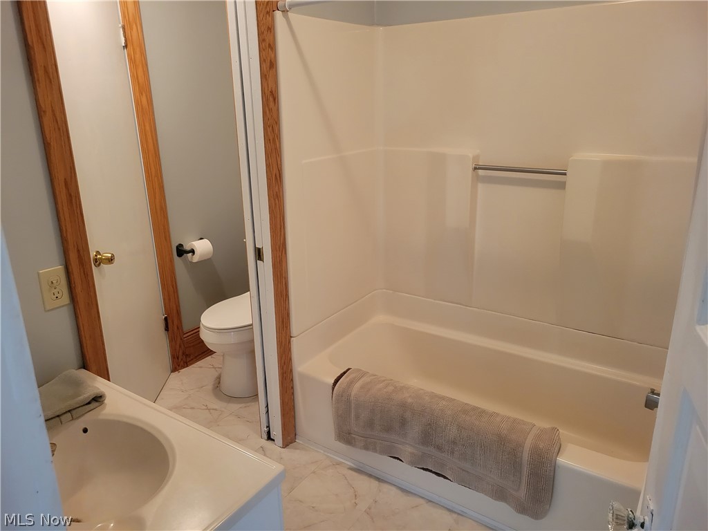 17012 Thompson Road Thompson, OH 44086 - Photo 19 of 27