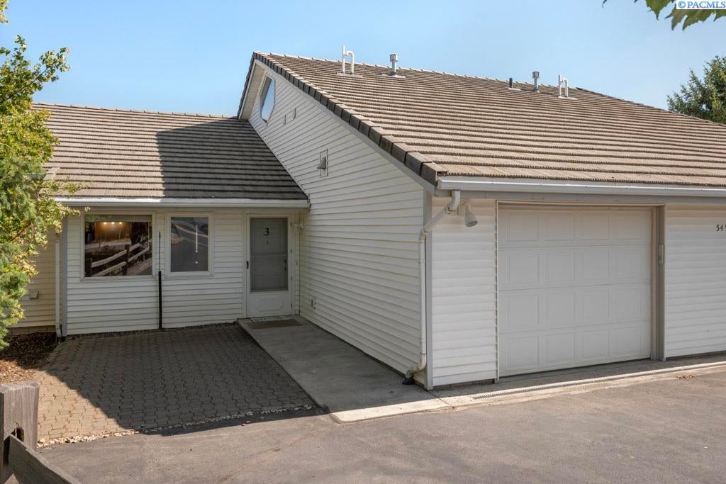 545 Southeast Quail Ridge Drive, Unit 3 Pullman, WA 99163 - Photo 3 of 29 Gallery Image 3