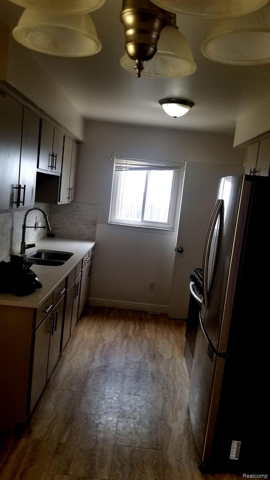 8358 Harding Street Center Line, MI 48015 - Photo 14 of 23 Gallery Image 14