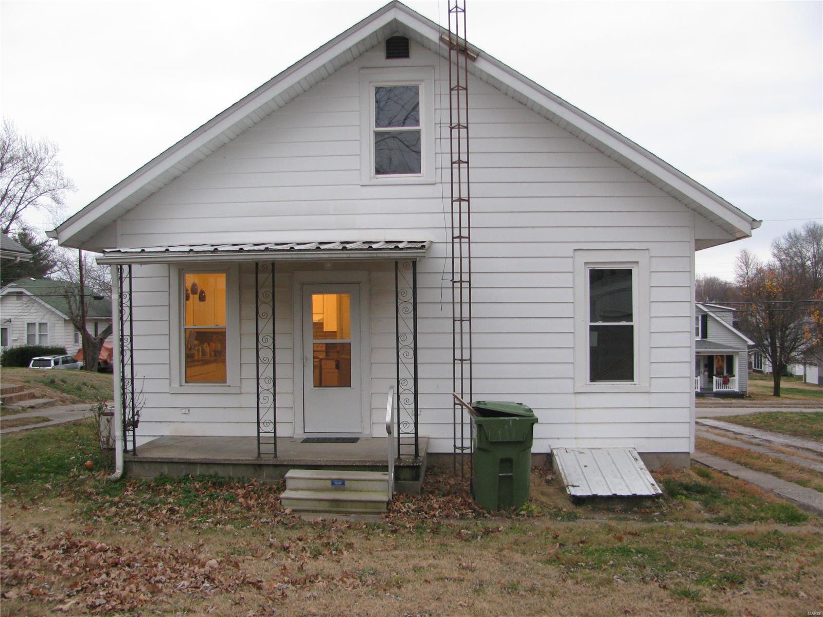 1409 Allendale Street Chester, IL 62233 - Photo 3 of 10 Gallery Image 3