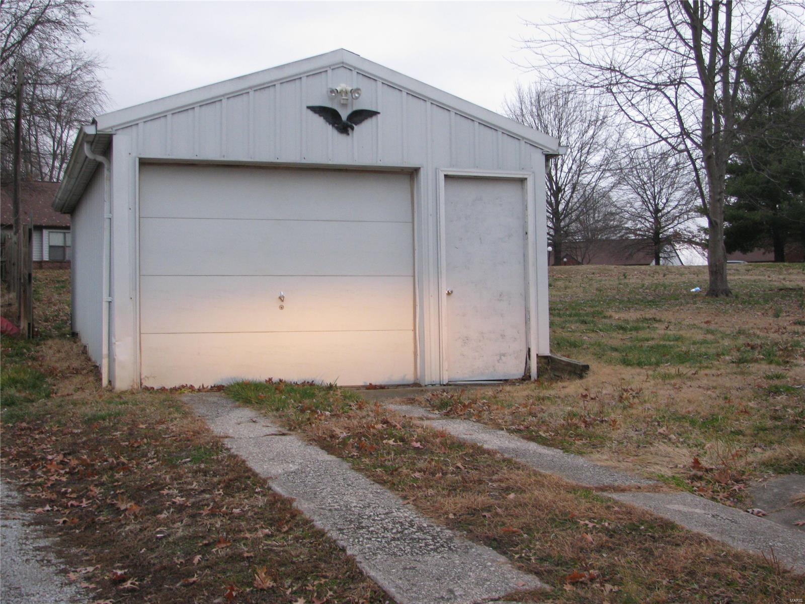 1409 Allendale Street Chester, IL 62233 - Photo 4 of 10 Gallery Image 4