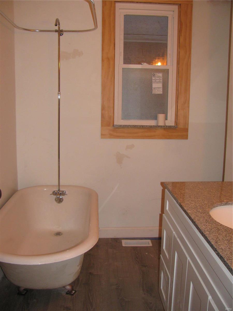 1409 Allendale Street Chester, IL 62233 - Photo 8 of 10 Gallery Image 8