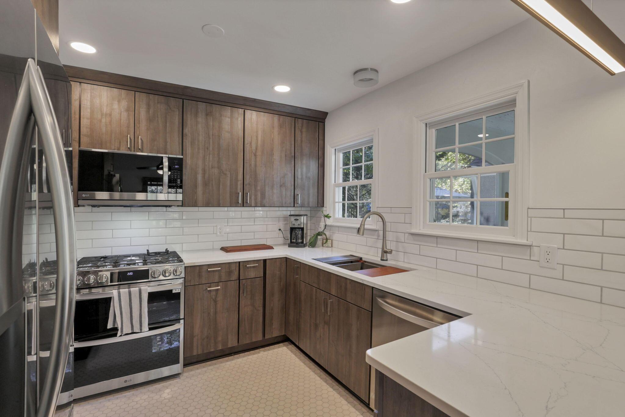 3045 Midgard Road Columbus, OH 43202 - Photo 19 of 54 Kitchen