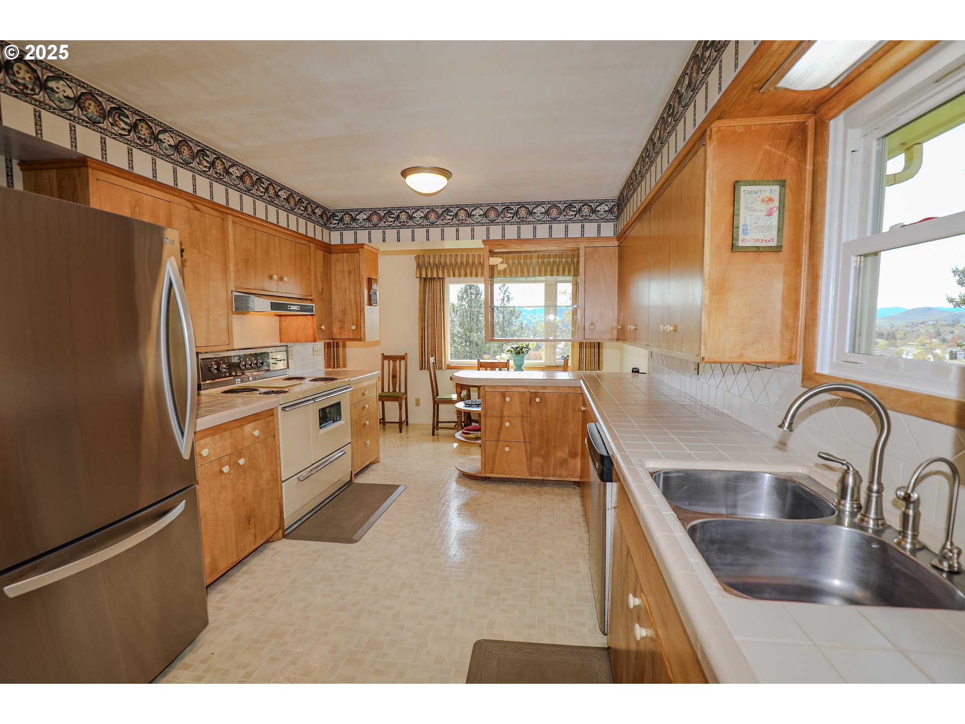 383 Little Valley Road Roseburg, OR 97471 - Photo 14 of 48