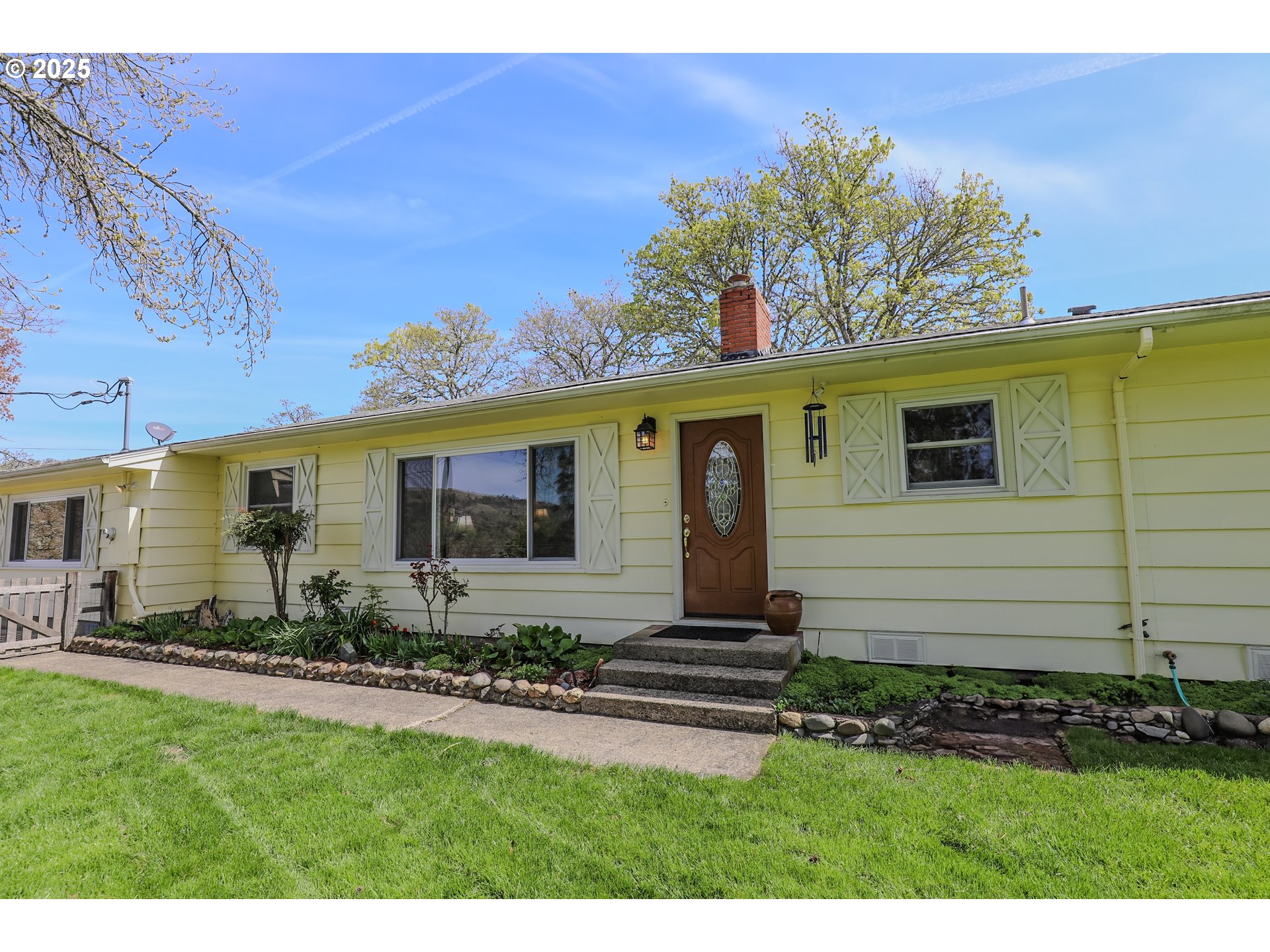 383 Little Valley Road Roseburg, OR 97471 - Photo 2 of 48
