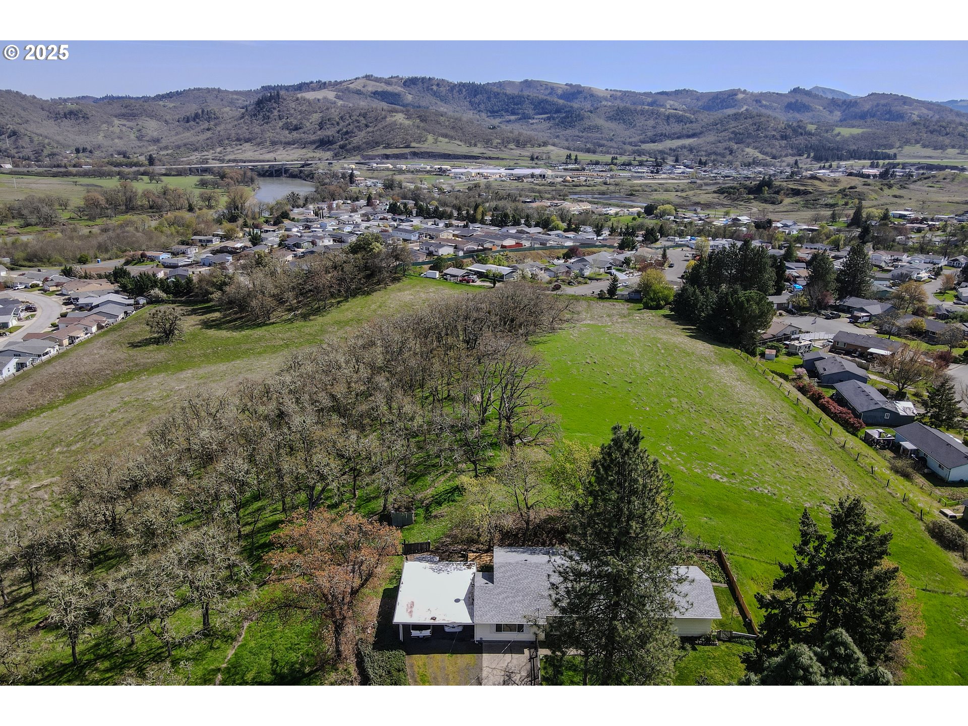 383 Little Valley Road Roseburg, OR 97471 - Photo 47 of 48