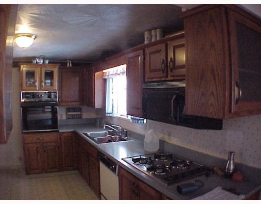 133 Election House Road Prospect, PA 16052 - Photo 5 of 13 Kitchen.