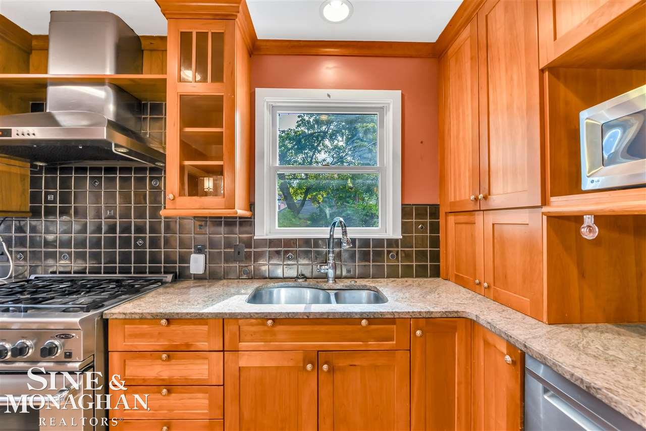 1021 Nottingham Road Grosse Pointe, MI 48230 - Photo 6 of 39 50080354-5.JPG