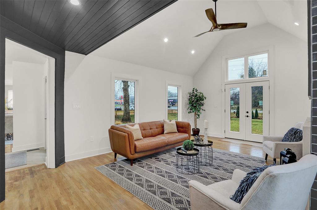 6202 Dean Road Indianapolis, IN 46220 - Photo 9 of 51 Gallery Image 9