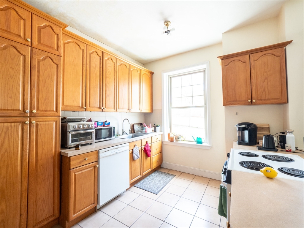 481 Boylston Street, Unit 1 Brookline, MA 02445 - Photo 6 of 15