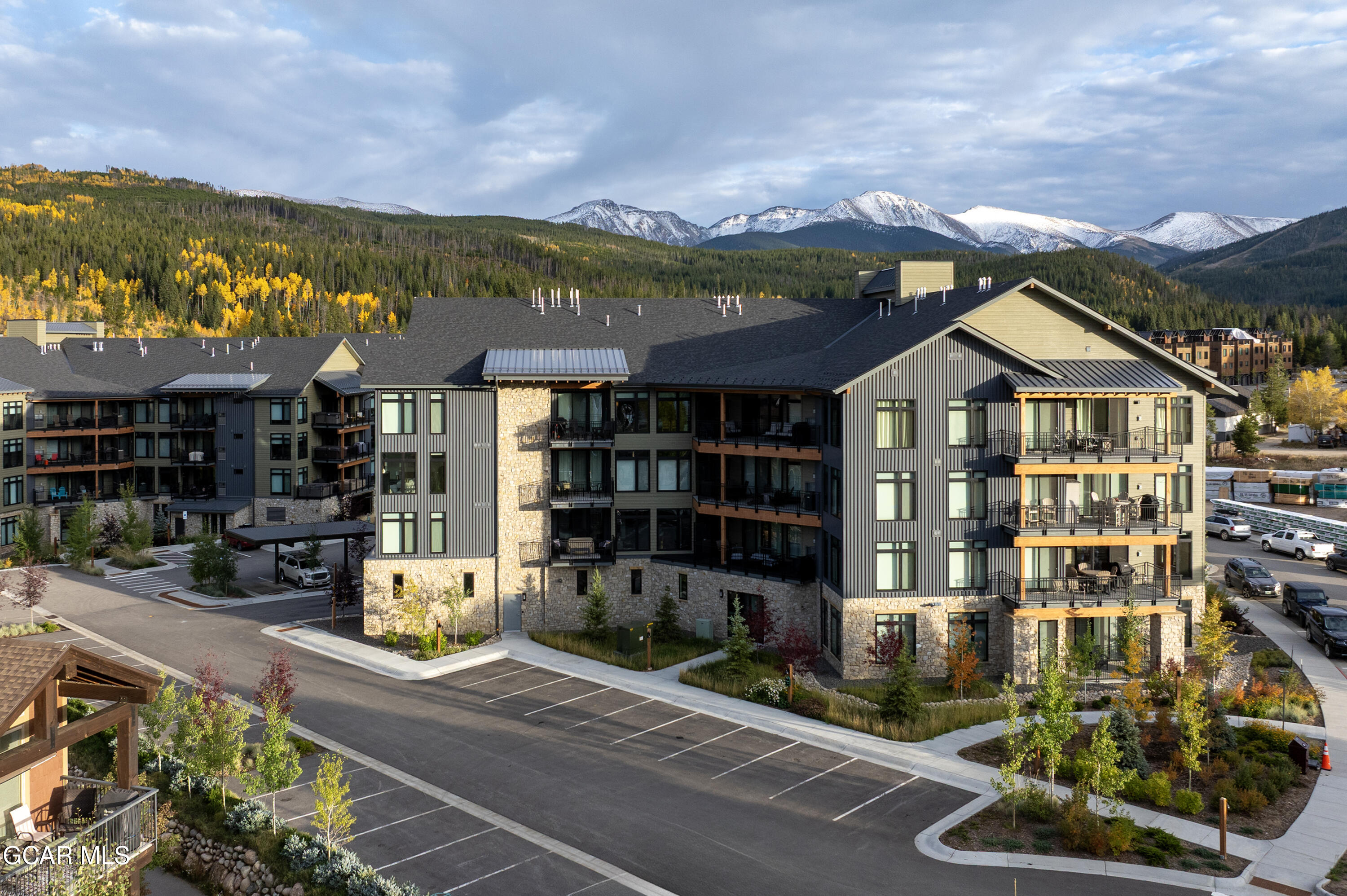 144 Ski Idlewild Road, Unit 2404 Winter Park, CO 80482 - Photo 43 of 43 a front view of a house with a porch