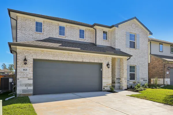 a view of livingroom with bathroom