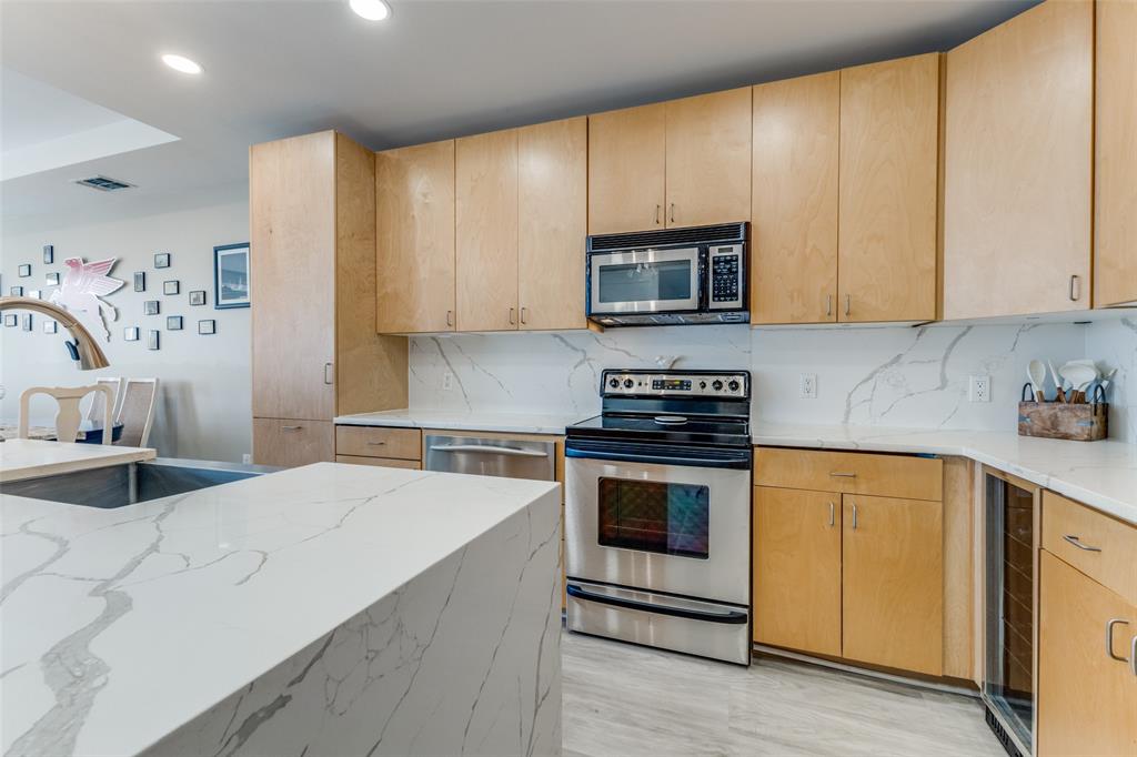 1505 Elm Street, Unit 1101 Dallas, TX 75201 - Photo 14 of 33