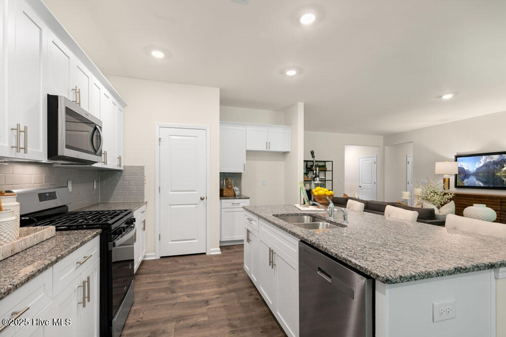 10854 Beard Way Bailey, NC 27807 - Photo 19 of 41 dr-horton-anderson-farm-booth-model-018