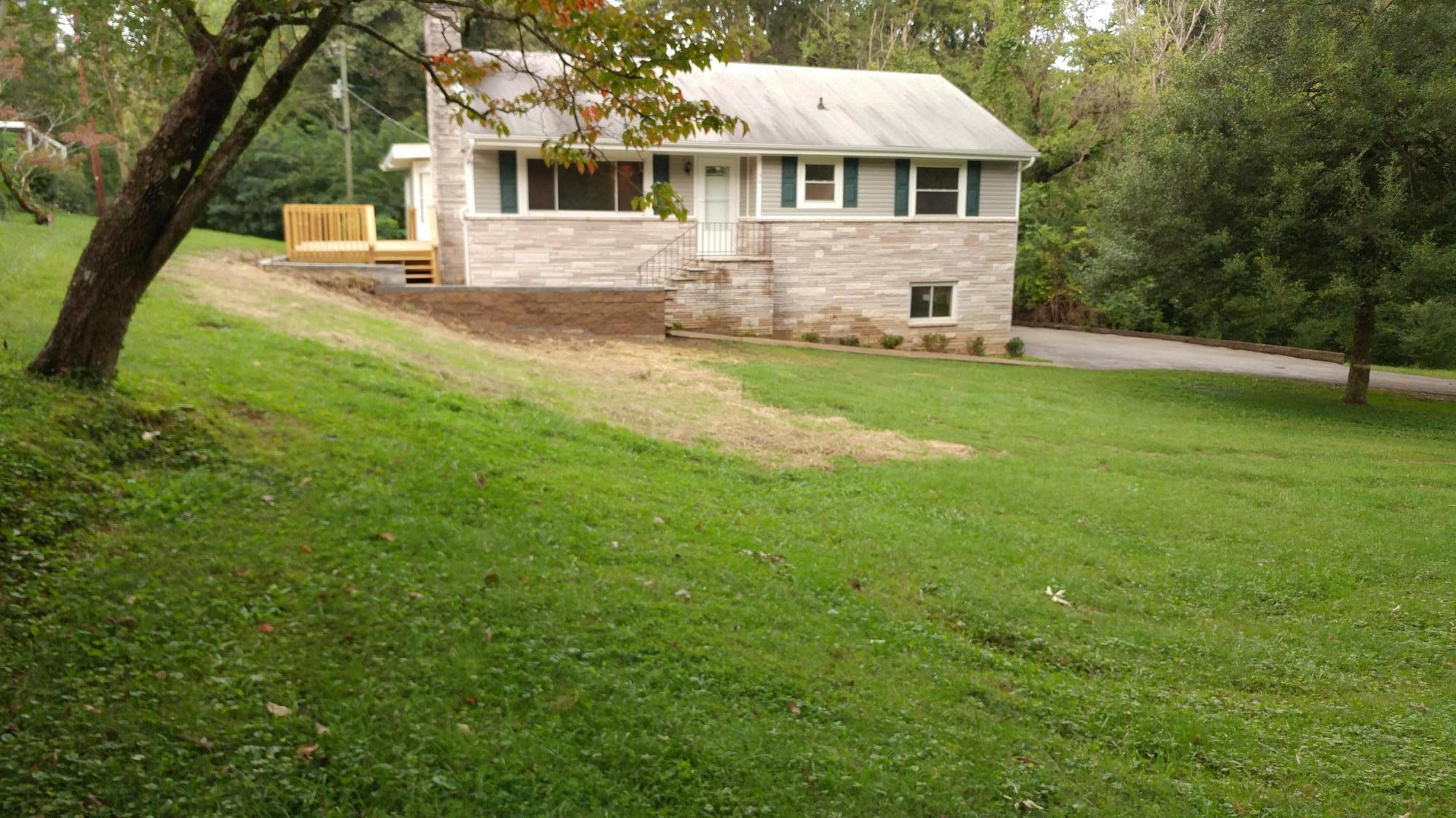 301 Maple Loop Road Knoxville, TN 37920 - Photo 3 of 20 0915171034