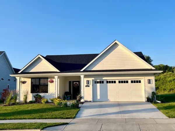 $545,000 | 1907 Erie Drive, Northfield, MN 55057