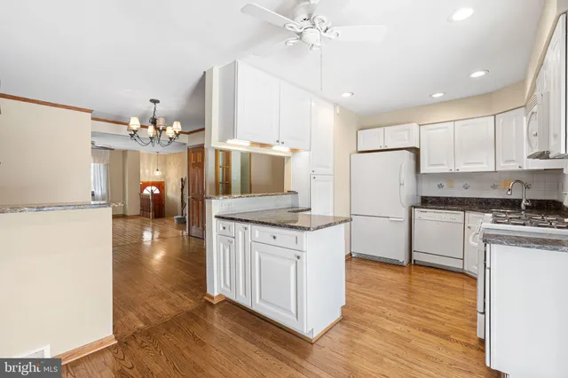 $350,000 | 3958 Rowena Drive, Philadelphia, PA 19114