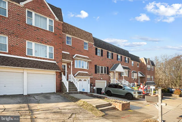 $350,000 | 3958 Rowena Drive, Philadelphia, PA 19114
