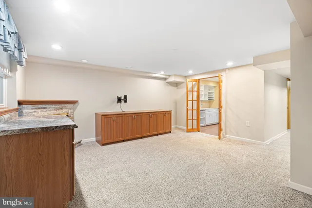 $350,000 | 3958 Rowena Drive, Philadelphia, PA 19114